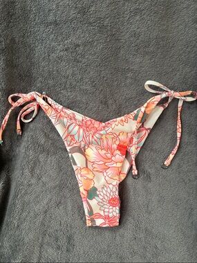 Maaji Japanese Summer Sun Tie-Side Bikini Bottoms Reversible